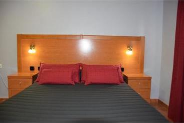 پانسیون Hostal Infante Peñafiel