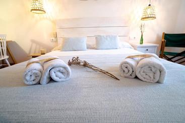 پانسیون Hostal Sa Posada Set Cales