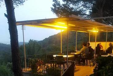 هتل Hostal Sa Barraca   Adults Only