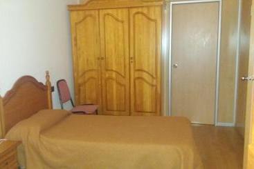 پانسیون Hostal Bonaterra