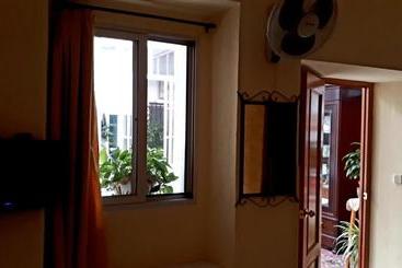 پانسیون Hostal Manolo
