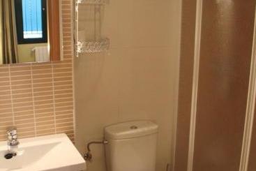 پانسیون Hostal Maury