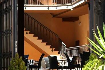 Apartahotel La Corrala