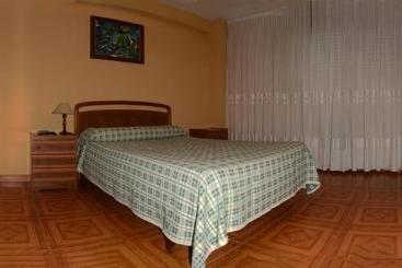 پانسیون Hostal Baviera