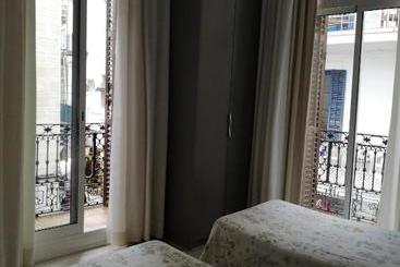 膳宿费 Hostal Parellades