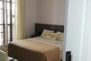 膳宿费 Hostal Parellades