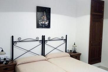 پانسیون Hostal Rural De Cuadros
