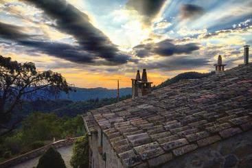 هتل Hostal Rural Masia El Buxaus Montseny
