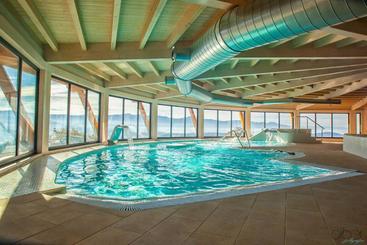 هتل The Rock Suites & Spa