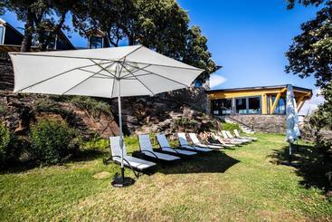 هتل The Rock Suites & Spa