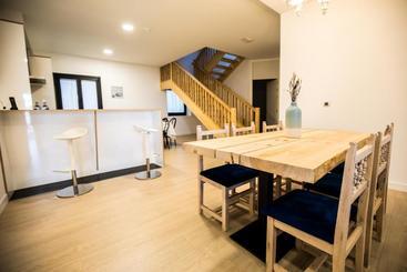 هتل The Rock Suites & Spa