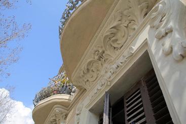 پانسیون Hostal Balkonis