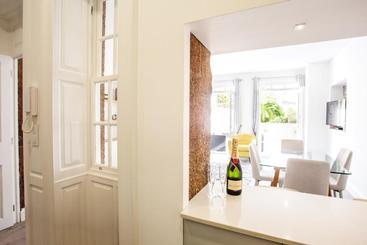 Cayres Suites Surdo