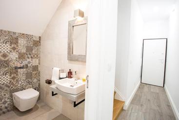 Cayres Suites Surdo