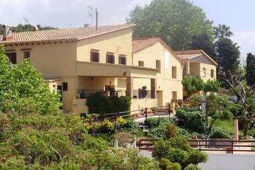 پانسیون Camping Masnou