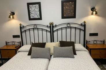پانسیون Hostal El Lechuguero