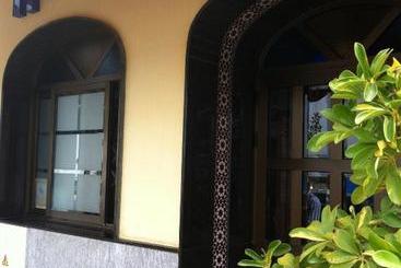 پانسیون Hostal El Puerto