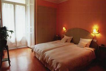 پانسیون Hostal Fornos