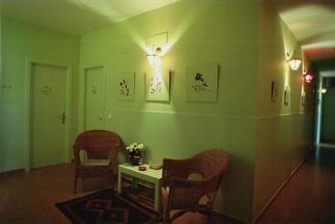پانسیون Hostal Fornos