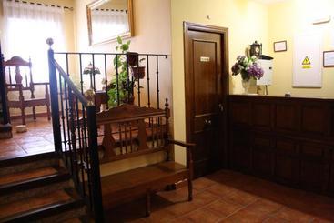پانسیون Hostal La Balquina