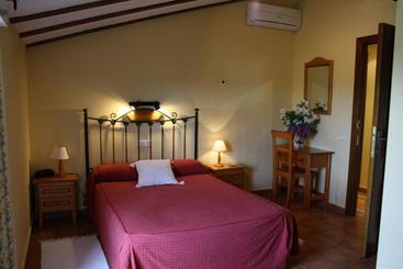 پانسیون Hostal La Balquina