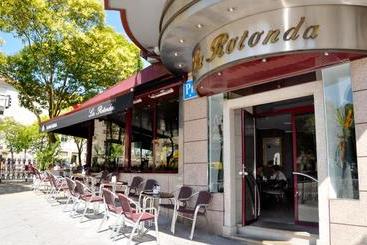 پانسیون Hostal La Rotonda