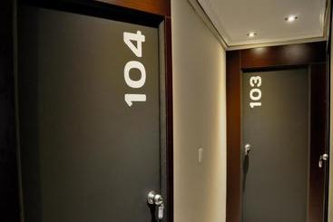 پانسیون Hostal La Rotonda