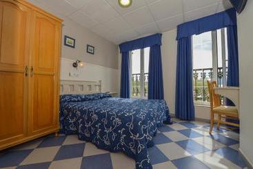 پانسیون Hostal Linares