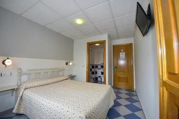 پانسیون Hostal Linares