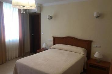 پانسیون Hostal Plaza Damasco