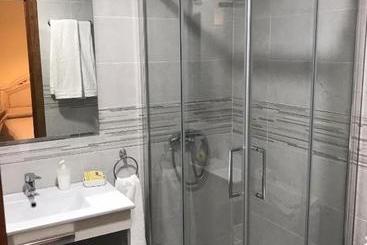 پانسیون Hostal Plaza Damasco