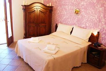 هتل Agriturismo Valentini