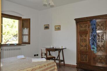 فندق Agriturismo Renai E Monte Ii