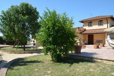 هتل Podere Ghiole