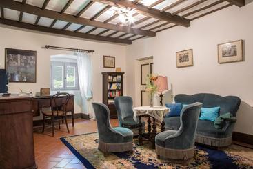 پانسیون Villa Pandolfi Elmi