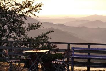 هتل Agriturismo Monte Genesio