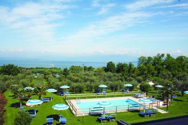 هتل Agriturismo Il Giardino Degli Ulivi