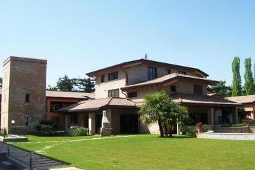 Maison D Elite