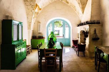 هتل Masseria Palombara Relais & Spa   Adults Only