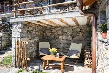 هتل Agriturismo Da Attilio