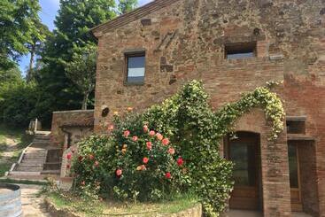 בית מלון כפרי Godiolo