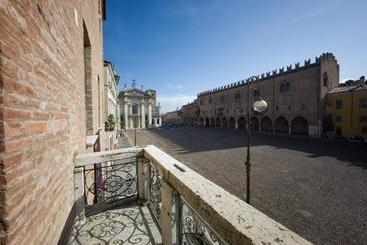 پانسیون Palazzo Castiglioni Luxury Suite And Rooms