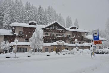 شقة فندقية Residence Taufer