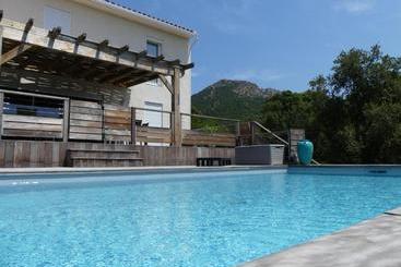 تختخواب و صبحانه Maison D  Hôtes L Aria Mezzana