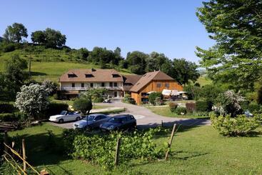 민박 Maison D'hôtes & Spa La Scierie