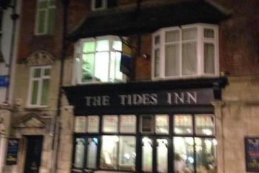 旅馆 The Tides Inn