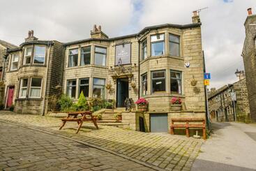 هاستل The Cross Inn