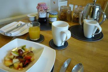 پانسیون Treetops Guest House