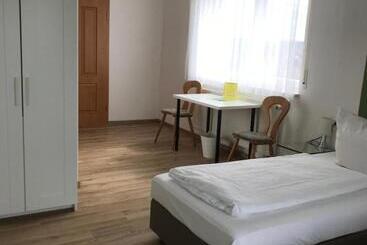 ユースホステル Landgasthof Felsenkeller