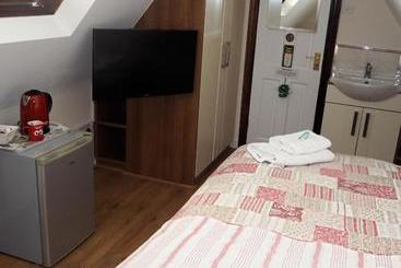 پانسیون Errigal Guest House